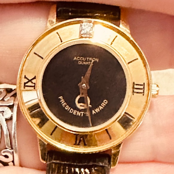 Bulova Accutron Quartz Watch President’s Award Diamond Accent Speidel Gen Lizard main image 8